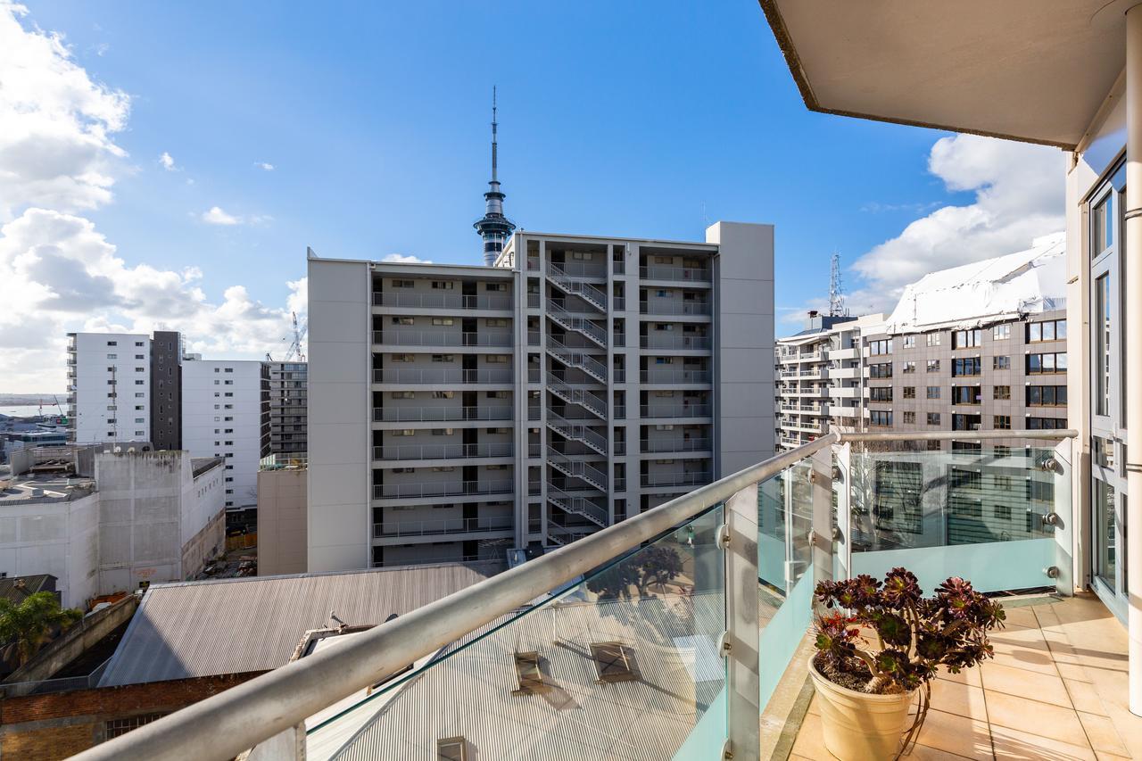 Beautiful Central Home With Balcony Auckland City Exterior photo